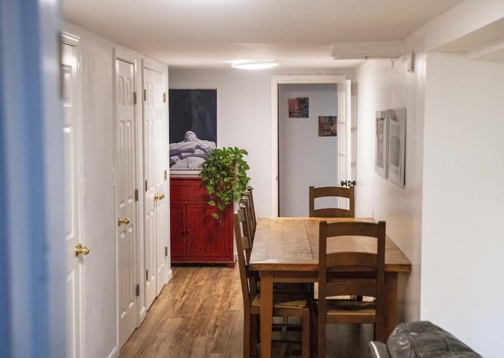 2 Bedroom By Zoo, Metro, Park And Embassies In Forest Hills - Best Location Washington Exteriör bild